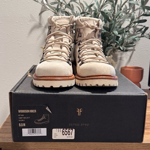 Frye Men’s Size 9.5M Ivory Woodson Hiker Leather Vibram Sole Boots Outdoor NWB - Picture 2 of 9